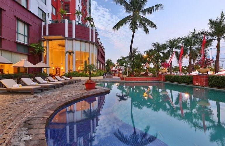 Swimming pool, Aryaduta Makassar 