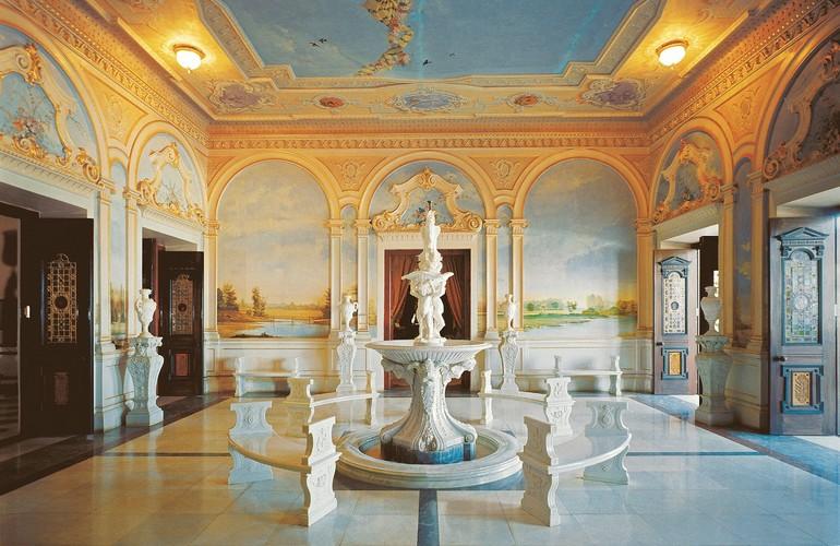 Hall, Taj Falaknuma Palace