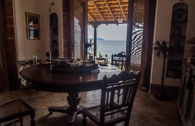 Dining, Ahilya by the Sea