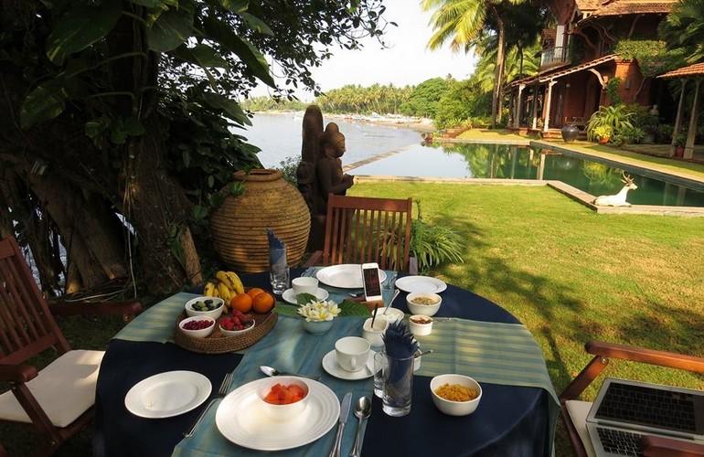 Al fresco breakfast, Ahilya by the Sea