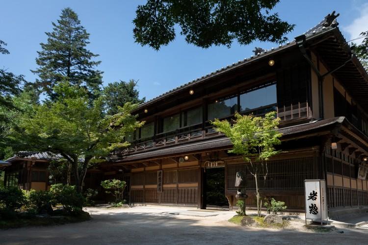Entrance, Iwaso Ryokan