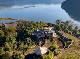 The Pavilions Himalayas Lake View 