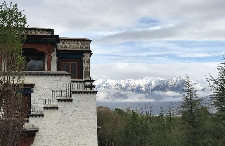 Surroundings, Songtsam Lhasa