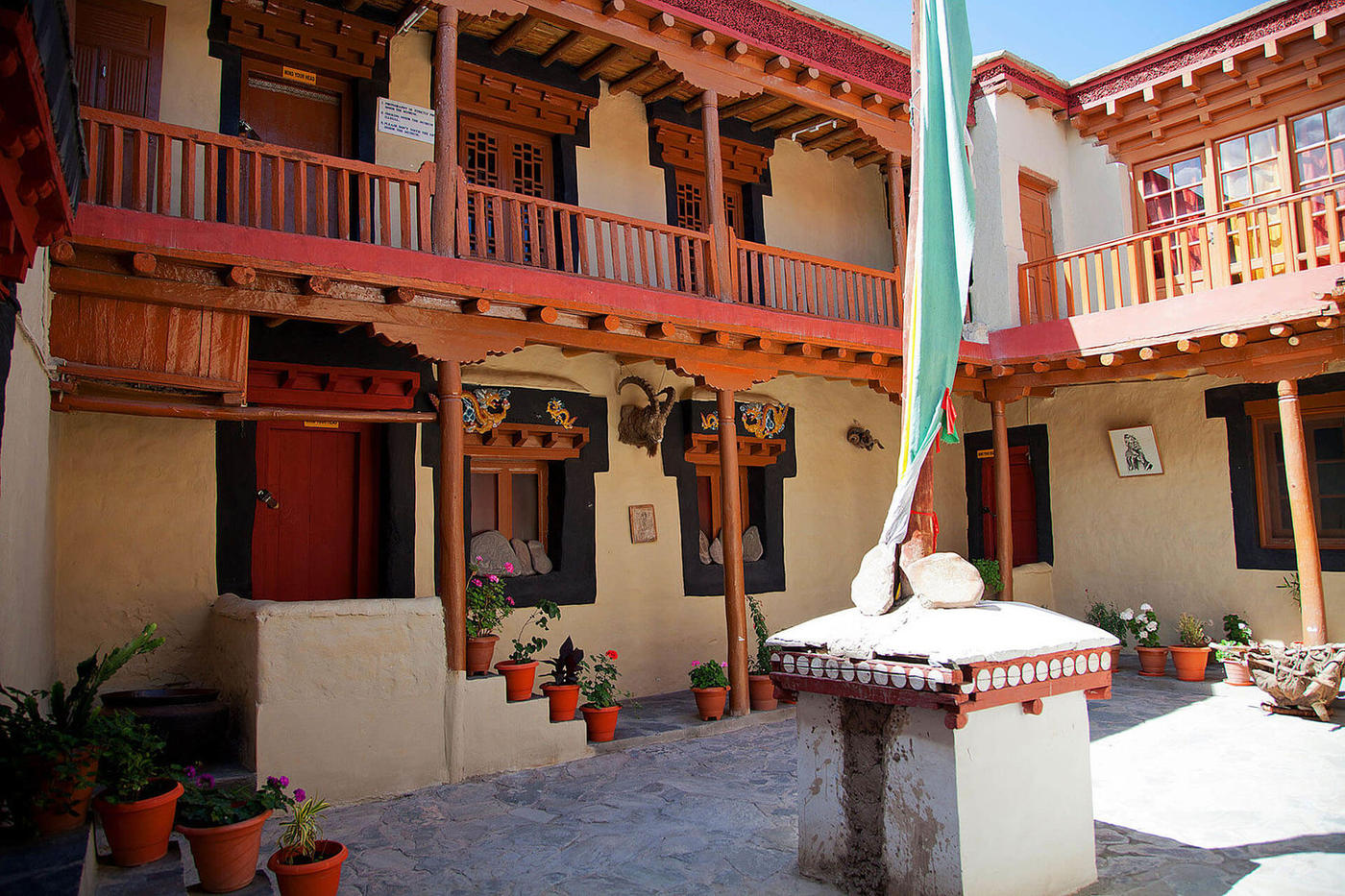 Courtyard, Stok Palace