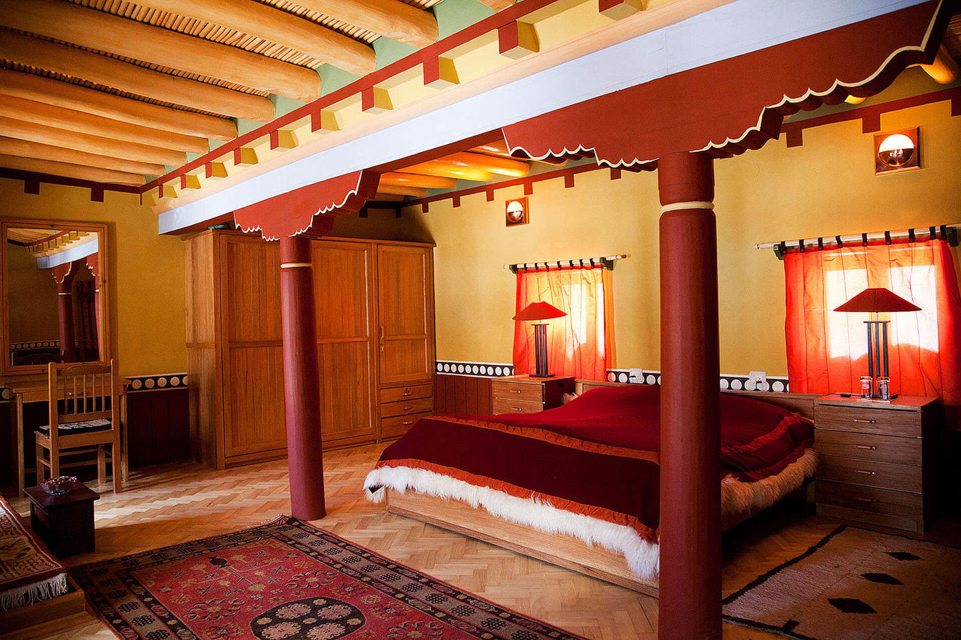 Room, Stok Palace