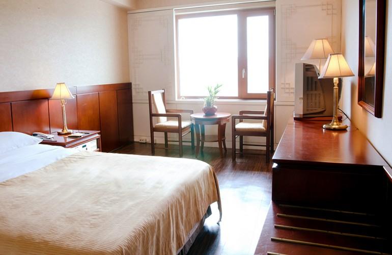 Standard Room, Commodore Hotel