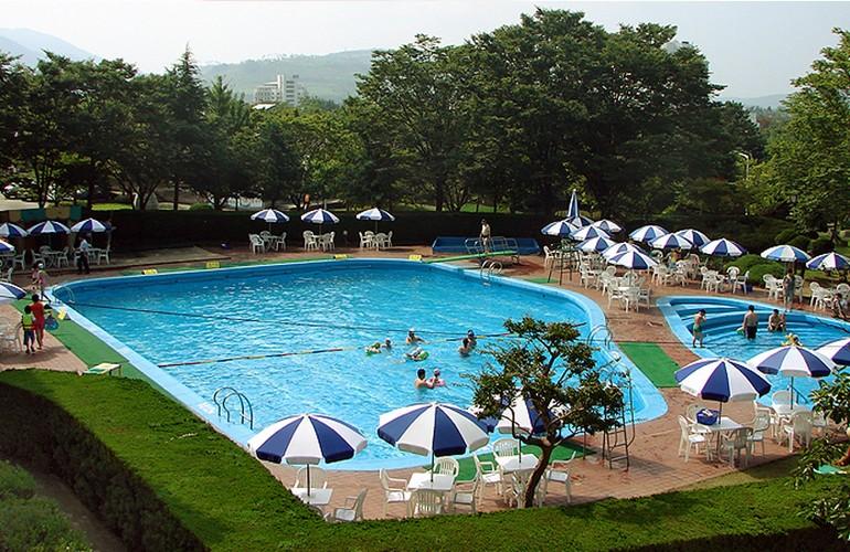 Swimming pool, Commodore Hotel