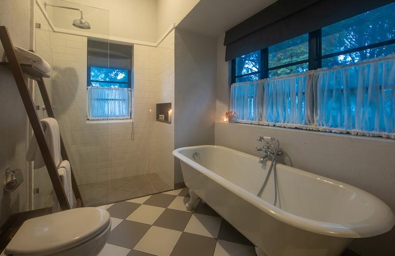 Bathroom, Goatfell