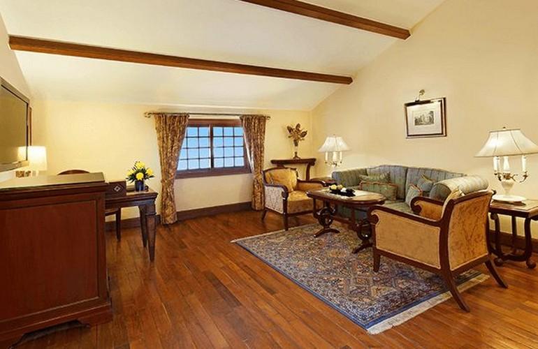 Deluxe Suite, The Oberoi Cecil