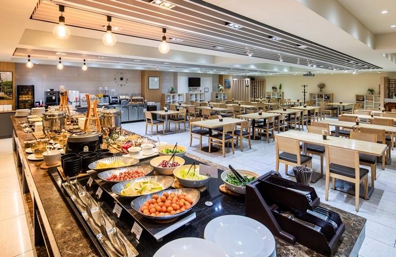 The Kitchen Restaurant, Center Mark Hotel
