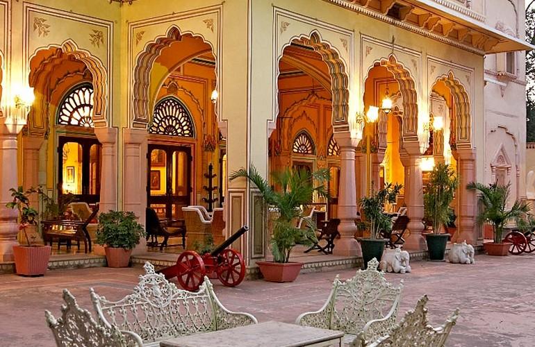 Courtyard, Narain Niwas Palace