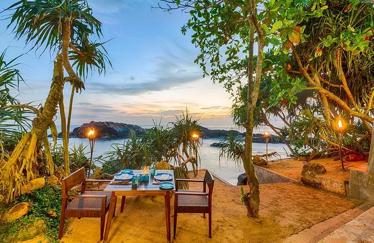 Dining, Le Grand Galle