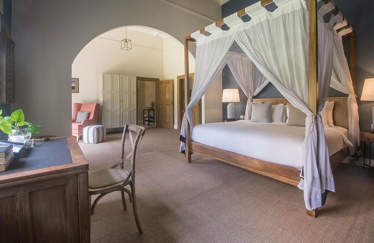 Bedroom, Nine Skies