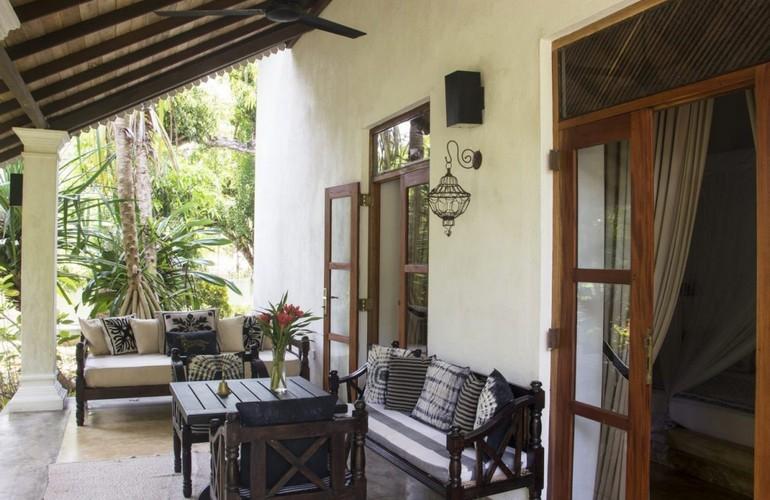 Garden Villa Verandah, Why House