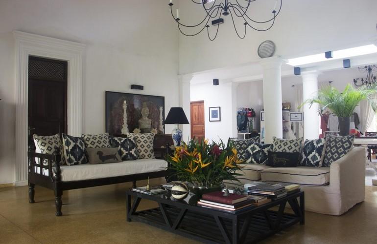Lobby, Why House