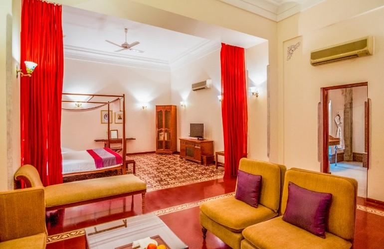 Deluxe Room, Taj Usha Kiran Palace