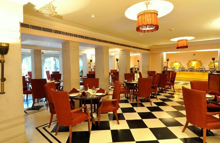 Silver Saloon Restaurant, Taj Usha Kiran Palace