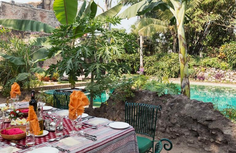 Dining by the Pool, Ahilya Fort