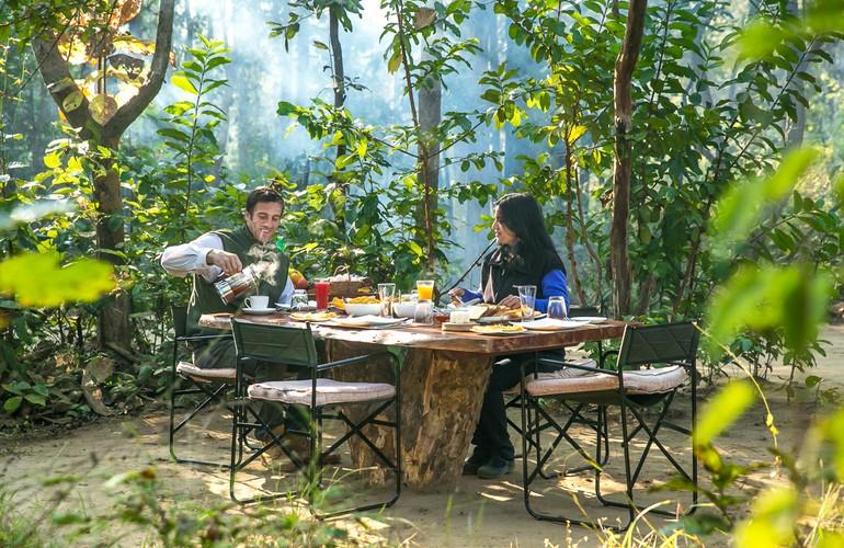 Dining, Kanha Jungle Lodge