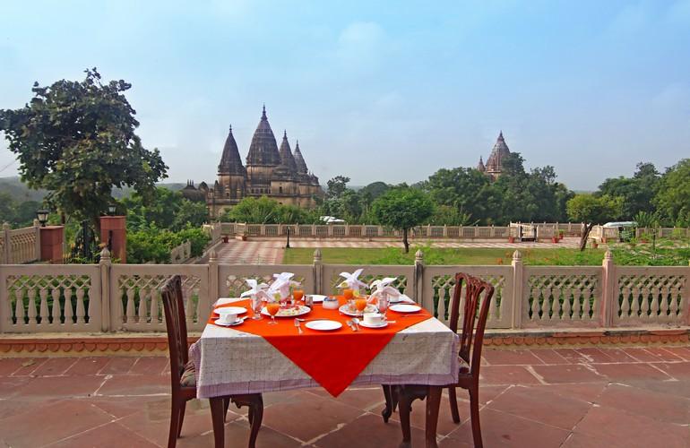 Dining, Amar Mahal