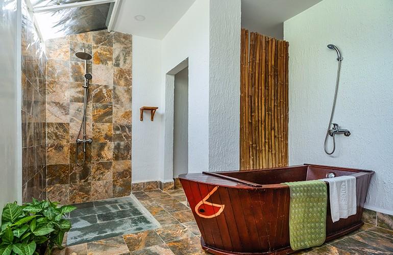 Bathroom, Mekong Lodge