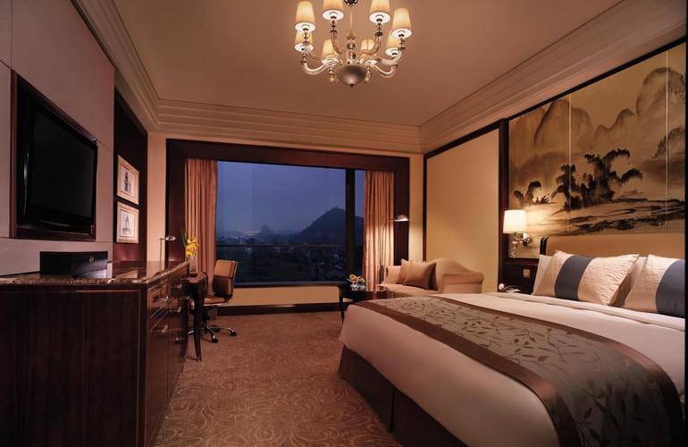 Deluxe Room, Shangri-La Hotel Guilin
