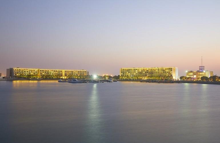 Night View, Barceló Resort Mussanah