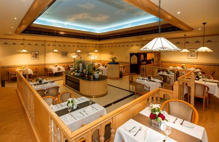 Birkat Al Mauz Restaurant, Golden Tulip Nizwa
