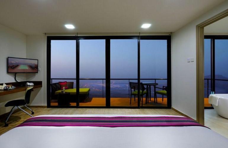 Balcony, The View