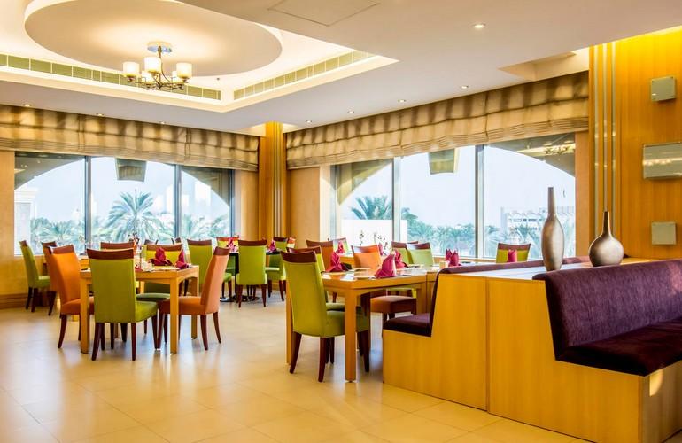 Seasons Restaurant, City Seasons Hotel
