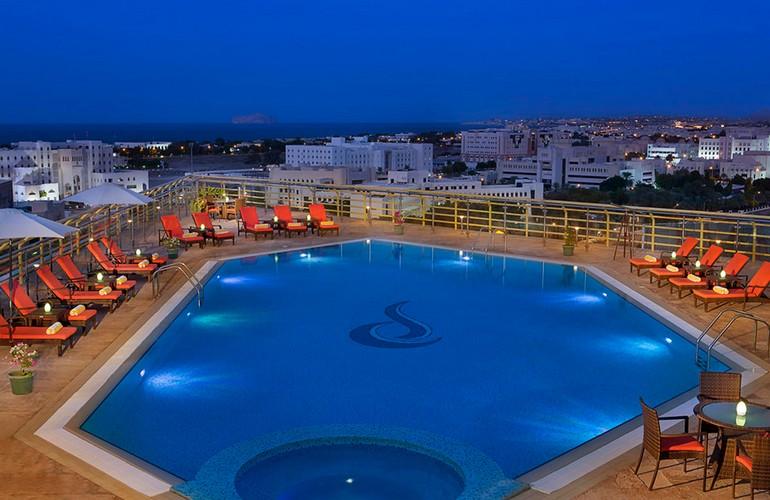 Rooftop Swimming Pool, City Seasons Hotel