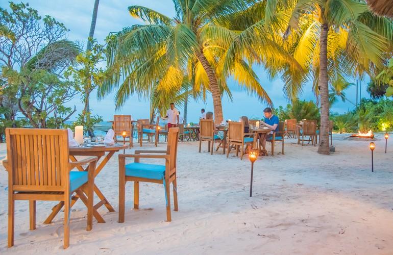 Restaurant, Reethi Faru Resort