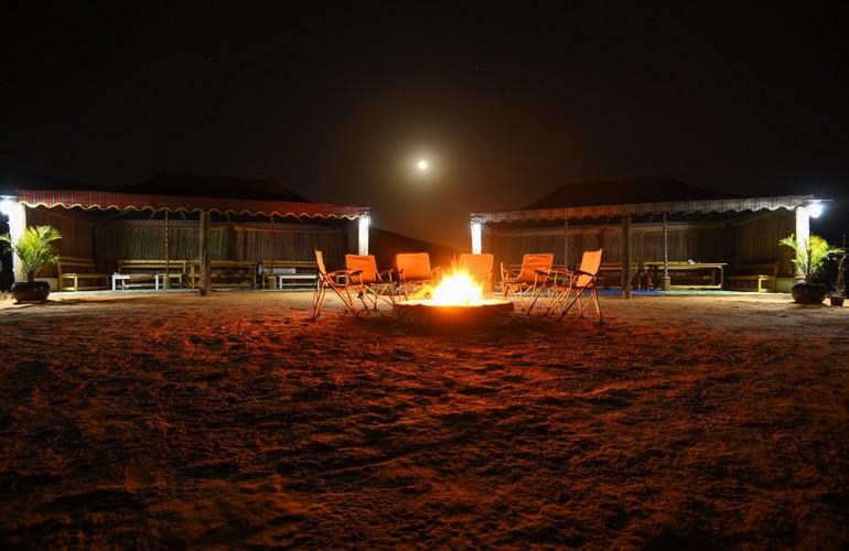 Campfire, Souly Lodge Empty Quarter