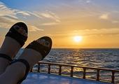 Take a sunset cruise with drinks