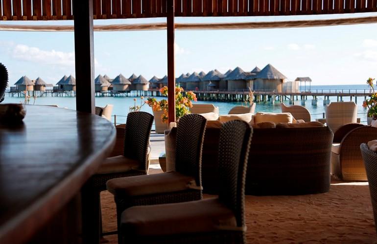 Dining, Nika Island Resort & Spa