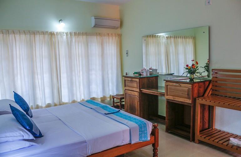 Bedroom, Dewalokam