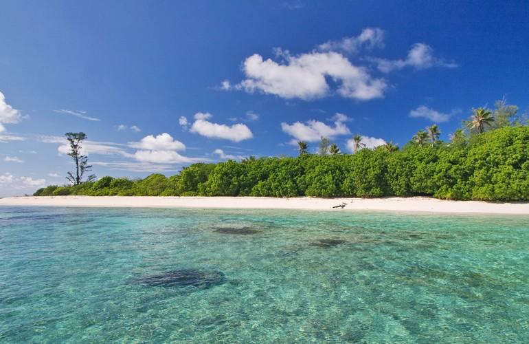 Hirondelle Beach, Bird Island Lodge