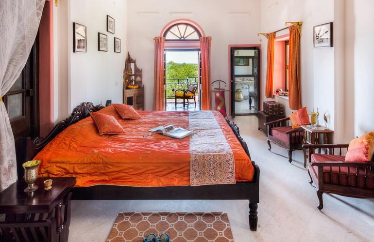 Suite, Chanoud Garh