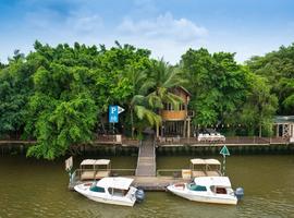 An Lam Retreats Saigon River