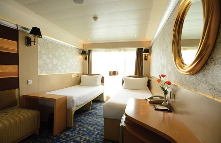 Superior Cabin, Victoria Sophia