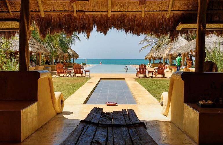 Bar Reef Resort
