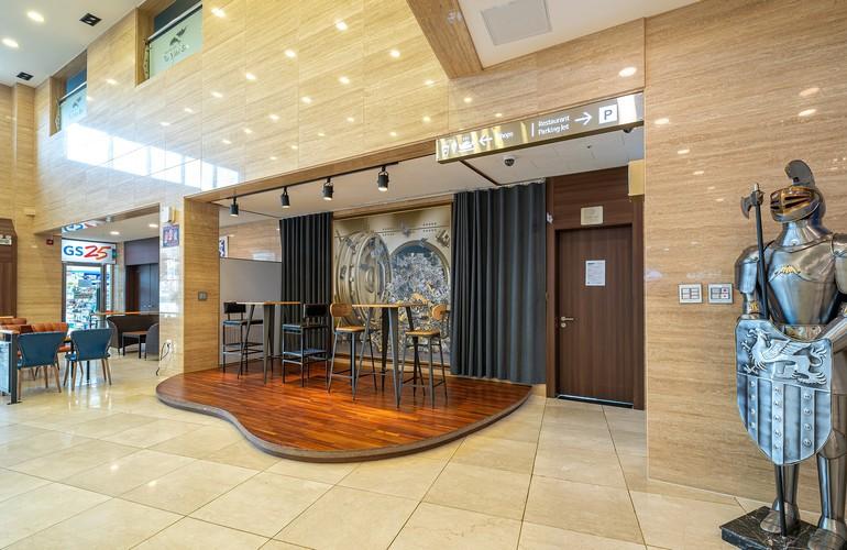 Corridor, The Hotel Soo