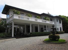 The Henry Hotel Manila