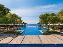 Crimson Resort and Spa Mactan