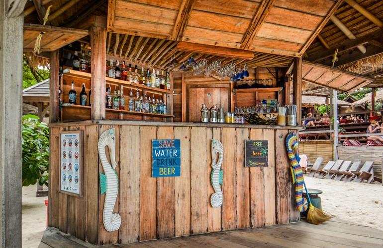 Bar, Castaway Resort Koh Lipe