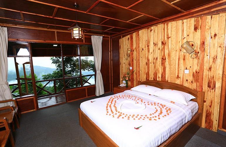 Deluxe room, Floral Breeze Hotel