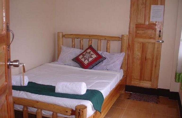Bedroom, Masferre Country Inn and Restaurant