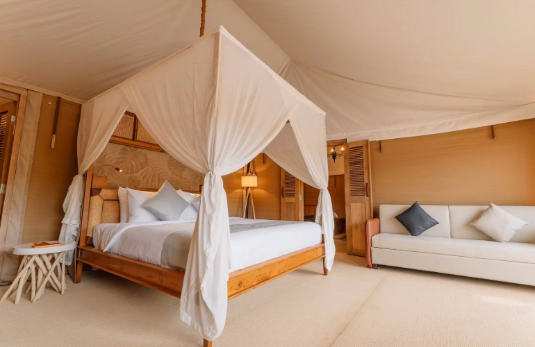 Family Riverfront Bedroom